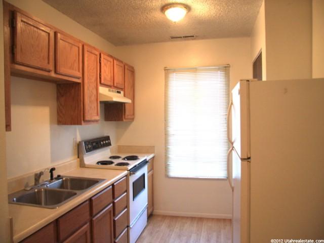 882 W 4100 S, Bountiful, UT 84010 — photo 5