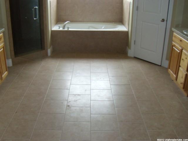 2368 S 825 W, Syracuse, UT 84075 — photo 9