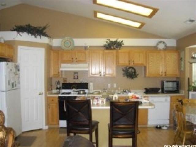 377 Summer Chase Cir, Kaysville, UT 84037 — photo 4