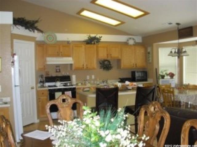 377 Summer Chase Cir, Kaysville, UT 84037 — photo 5