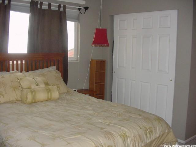 568 S Fowler Ave E, Ogden, UT 84404 — photo 2
