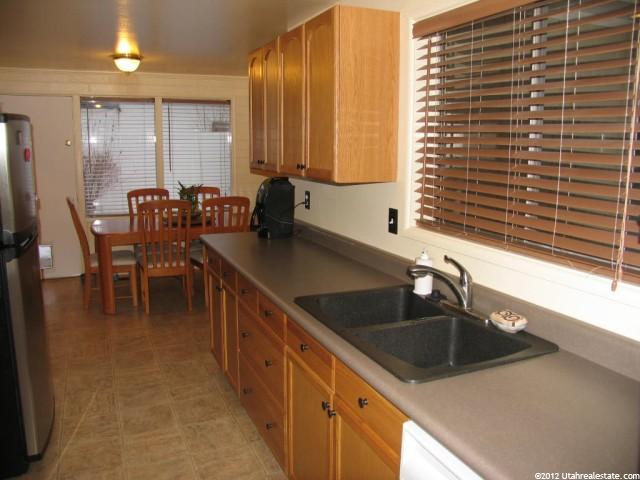 8445 S 1330 E, Sandy, UT 84093 — photo 7