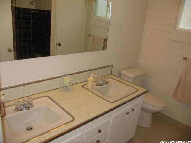 8445 S 1330 E, Sandy, UT 84093 — photo 10
