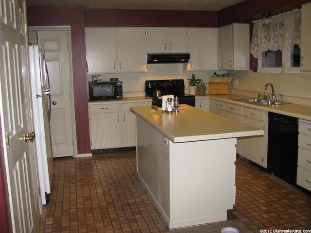 560 E 405 S, Layton, UT 84041 — photo 2
