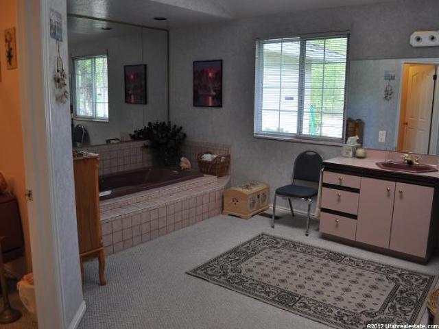 4002 S 550 W, Riverdale, UT 84405 — photo 12