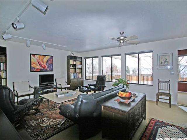 260 S 400 E, Hyde Park, UT 84318 — photo 2