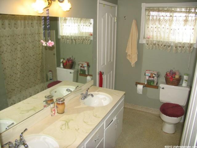 8550 S Clairmont Cir, Sandy, UT 84070 — photo 11