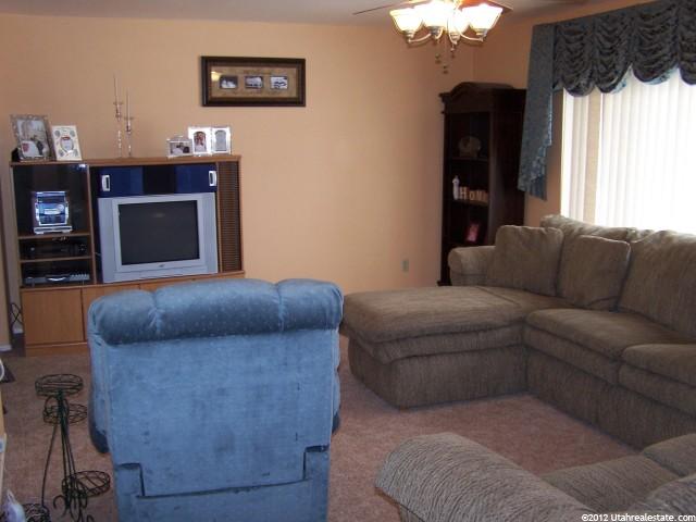 5572 S 3975 W, Roy, UT 84067 — photo 2