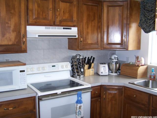5572 S 3975 W, Roy, UT 84067 — photo 3