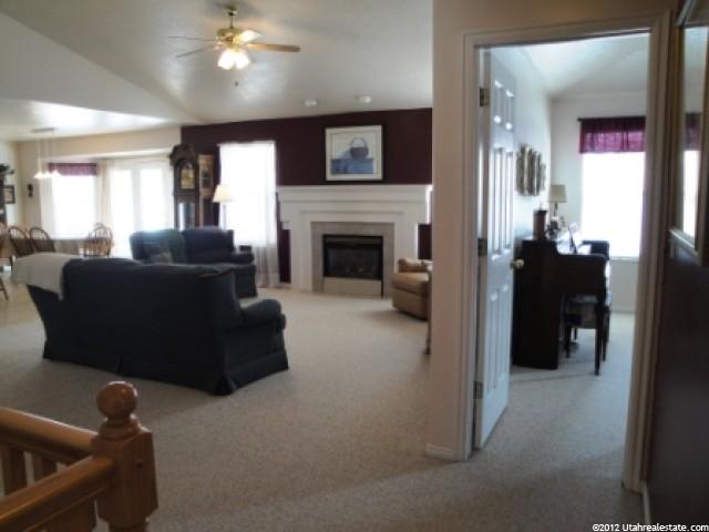 5856 S 3325 W, Roy, UT 84067 — photo 4