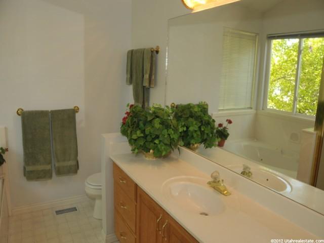 1034 E Alexander Ct, Sandy, UT 84070 — photo 7