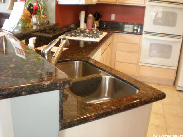 1028 Prestwick Cir, Farmington, UT 84025 — photo 2