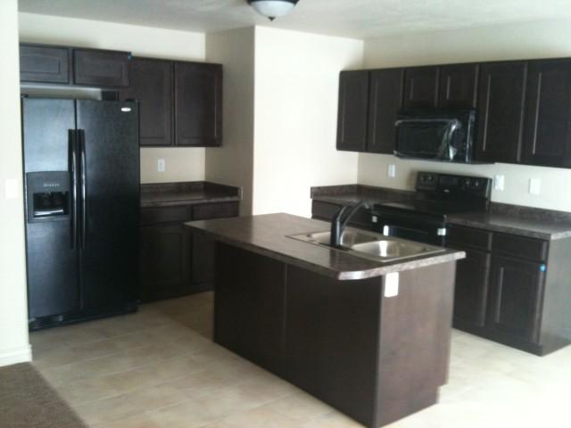 2458 Gilmour St, West Haven, UT 84401 — photo 2