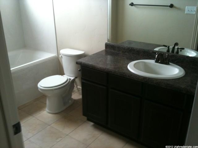 2458 Gilmour St, West Haven, UT 84401 — photo 3