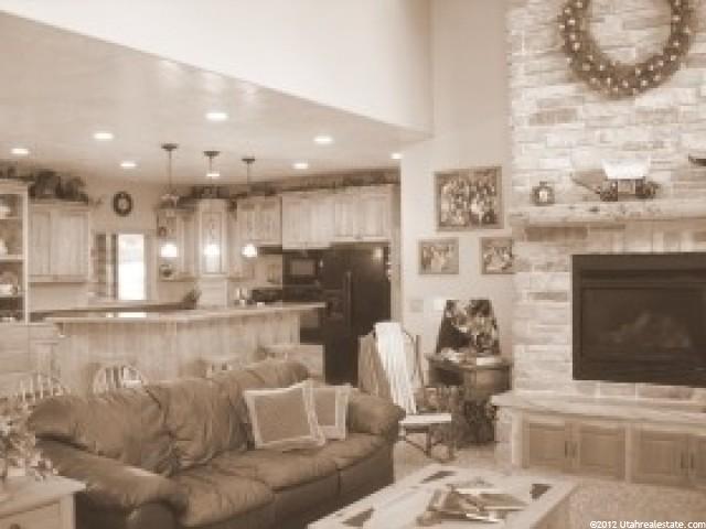 9776 E 100 S, Huntsville, UT 84317 — photo 2