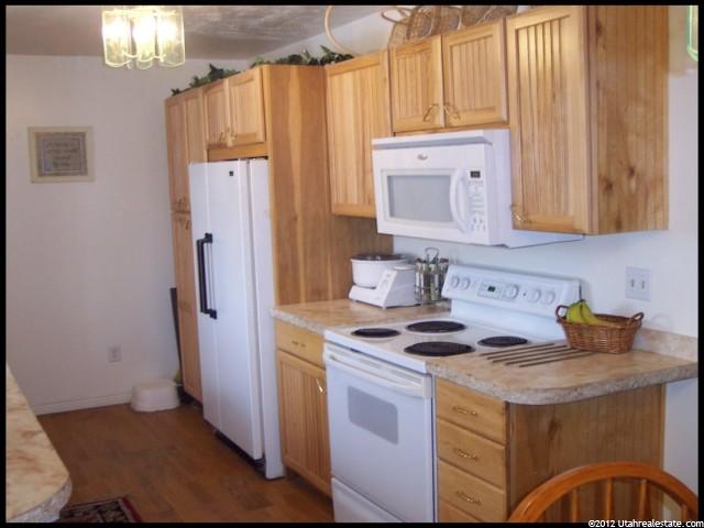 951 S 50 E, Layton, UT 84041 — photo 4