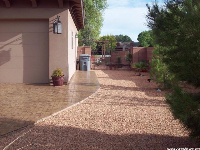 1165 Columbine Cir, Bloomington, UT 84790 — photo 12