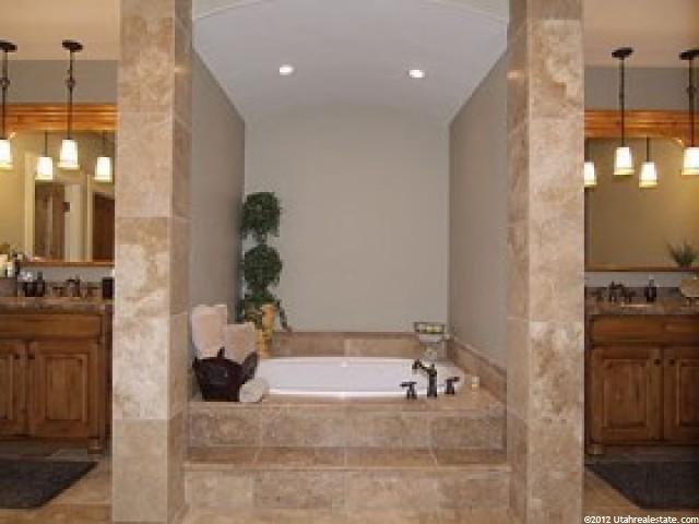4765 Summerwood Dr, Bountiful, UT 84010 — photo 10
