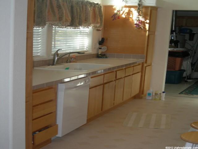 9305 N Sunset Dr, Thatcher, UT 84337 — photo 3
