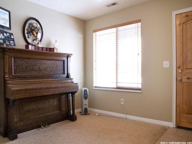 1691 N 25 E, Layton, UT 84041 — photo 4