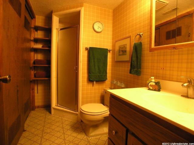 6162 S 2125 E, South Ogden, UT 84403 — photo 10