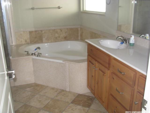 8935 Pine Hollow Dr, Cedar Hills, UT 84062 — photo 7