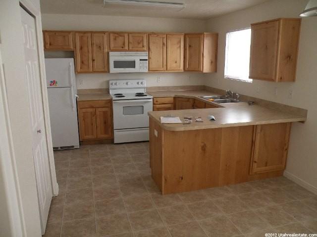 2072 N 550 W, Clinton, UT 84015 — photo 2