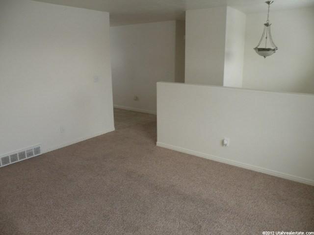 2072 N 550 W, Clinton, UT 84015 — photo 3