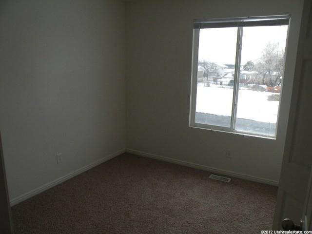 2072 N 550 W, Clinton, UT 84015 — photo 4