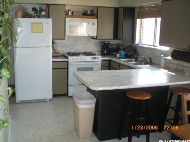 5940 Kyle Dr, Kearns, UT 84118 — photo 2