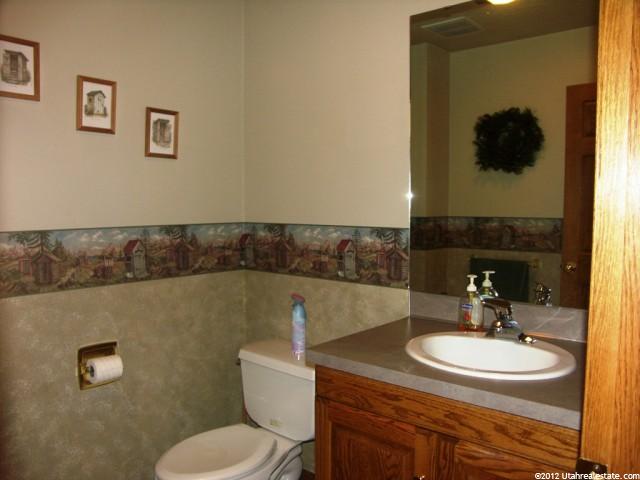 35 W 400 N, Wellsville, UT 84339 — photo 8