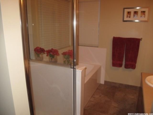 2853 W 2100 N, Clinton, UT 84015 — photo 9