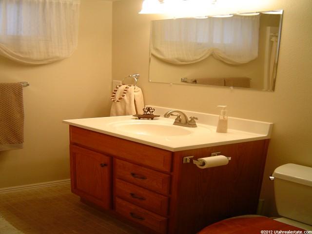 193 Locust St, Clearfield, UT 84015 — photo 9