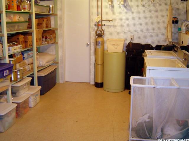193 Locust St, Clearfield, UT 84015 — photo 10