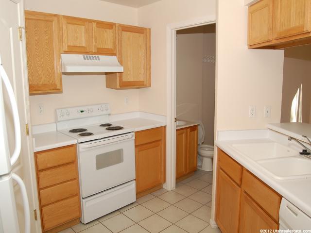 734 E Sandy Point Dr, Sandy, UT 84094 — photo 4