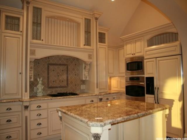 2058 Ridgehill Dr, Bountiful, UT 84010 — photo 3