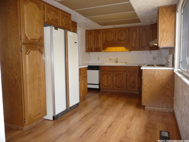 887 N 250 W, Sunset, UT 84015 — photo 2