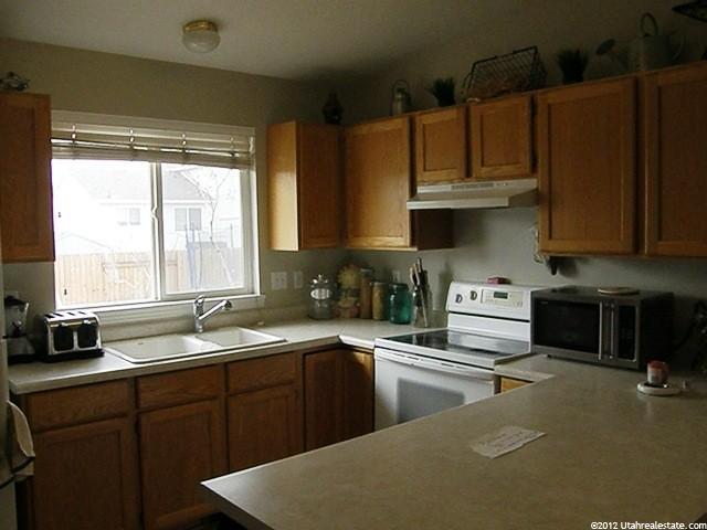 677 W 2050 N, Clinton, UT 84015 — photo 2