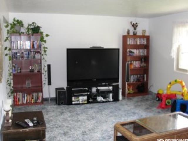 652 W 1580 N, Clinton, UT 84015 — photo 2