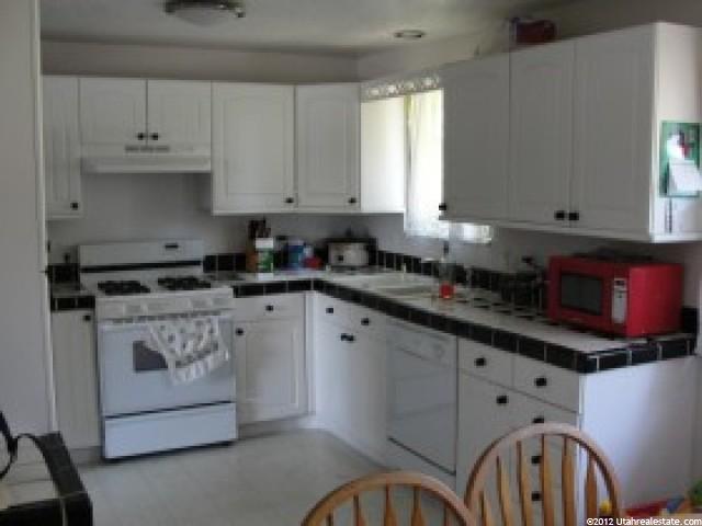 652 W 1580 N, Clinton, UT 84015 — photo 5
