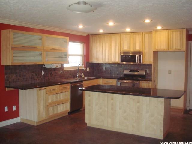 9928 Tameron Dr, Sandy, UT 84092 — photo 2