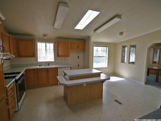 397 N 100 E, Hyde Park, UT 84318 — photo 2
