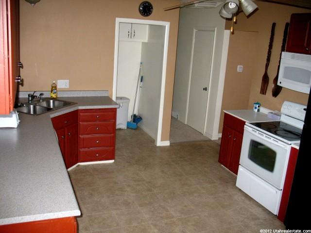 2392 N 720 W, Clinton, UT 84015 — photo 3