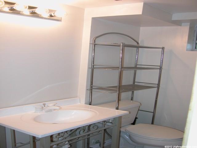 648 E 1050 N, Bountiful, UT 84010 — photo 8