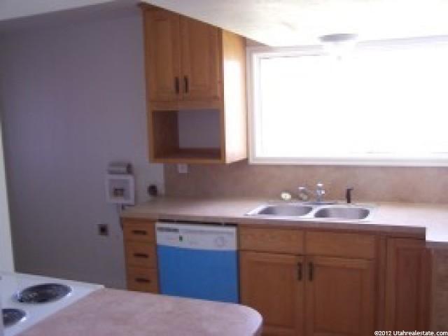 8585 S 40 E, Sandy, UT 84070 — photo 5