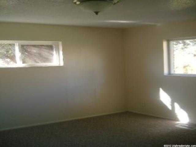 326 E Larsen Ln, Harrisville, UT 84404 — photo 6