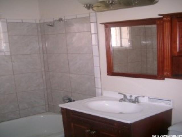 326 E Larsen Ln, Harrisville, UT 84404 — photo 7