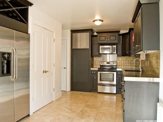 2511 E Chalet Rd, Sandy, UT 84093 — photo 6
