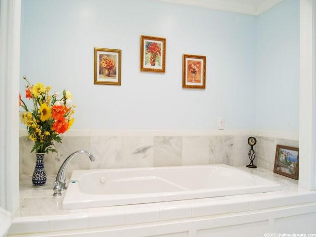 294 E 650 N, Bountiful, UT 84010 — photo 9