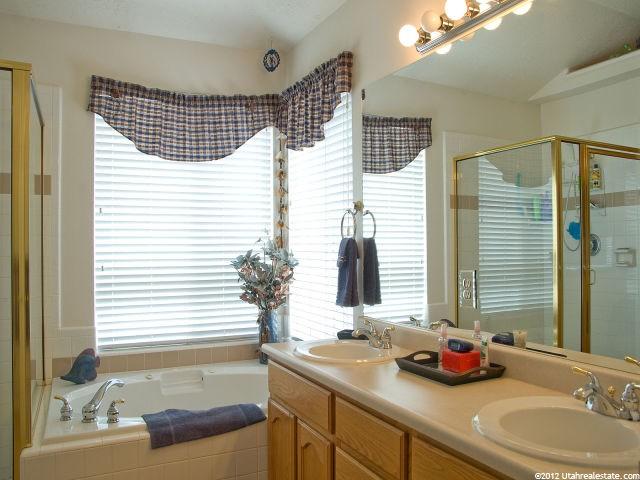 678 W Jennings Ln, Centerville, UT 84014 — photo 9